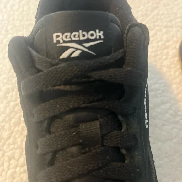 Women’s Black Classic Reebok Sneakers with Gum Sole - Picture 14 of 15
